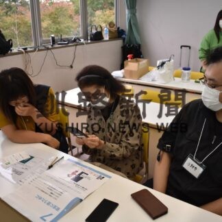 スマホ基本操作学ぶ　釧路市が教室スタート【釧路市】(2023-10-06)