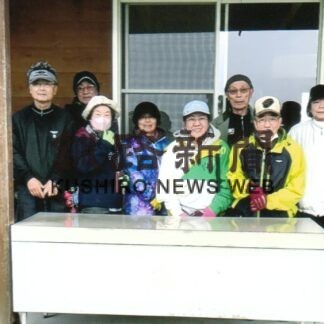 互いの健闘たたえ合う　てんふぃーとパークゴルフクラブ楽親会が納会大会【津別】(2023-11-20)