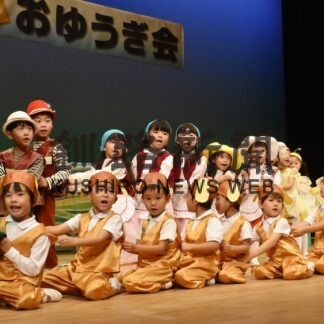 園児ノリノリ元気よく　ひぶな幼稚園おゆうぎ会【釧路市】(2023-11-23)