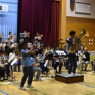 実力発揮 ３年生引退に花　川北・標津中吹奏楽部演奏会【標津】(2023-11-16)