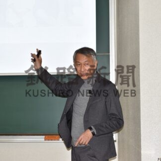 「失敗恐れず挑戦を」　釧路高専でＯＢの松橋セブン銀社長講演【釧路市】(2023-12-01)