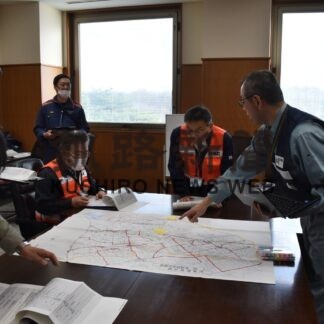 交通障害、迅速に対応　冬期災害訓練【別海】(2023-11-21)