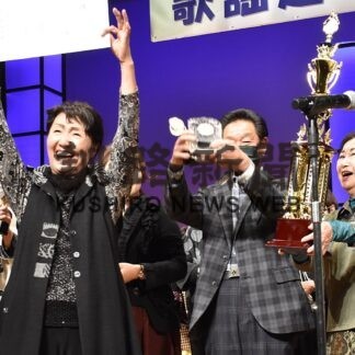 歌謡選手権で８５人が歌声競う【釧路市】(2023-11-24)