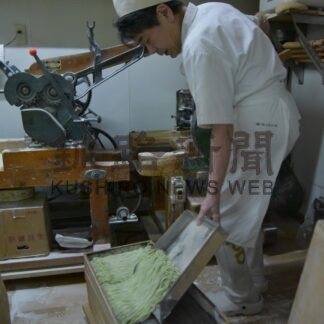 年越しそば 仕込みに汗　竹老園東家総本店、一年を締めくくる【釧路市】(2023-12-31)