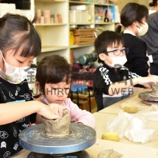 陶芸でマイカップ 小学生が挑戦【根室】(2023-12-07)