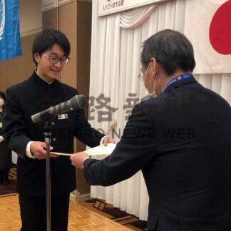 廣田さん最優秀賞　中学生人権作文コン表彰式【釧路市】(2023-12-14)