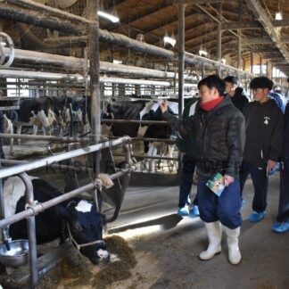 将来の仕事は ５高校の１４人参加　教育局が職場見学ツアー(2023-12-07)