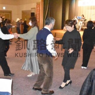 ダンスや抽選会 楽しいひととき　我が青春歌鑑賞会【標津】(2023-12-20)