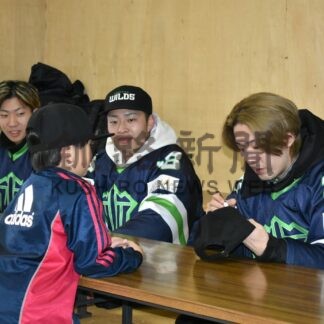 ワイルズ選手、町民と交流【標茶】_1(2024-01-29)