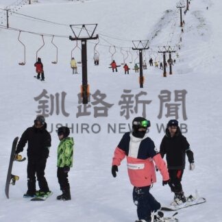 待ちわびた！初滑り　金山スキー場オープン【標津】(2024-01-15)