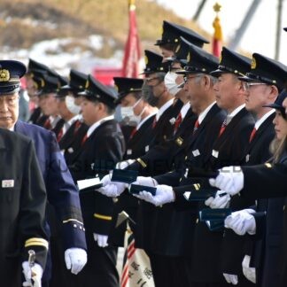 通常点検や分列行進　厚岸などで出初め式(2024-01-09)