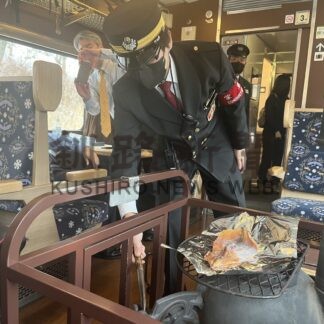 ＳＬ冬の湿原号 乗り心地堪能　ＪＲ北海道釧路支社が試乗会【釧路市】(2024-01-13)