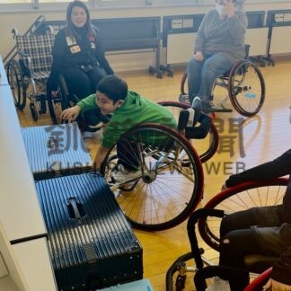 出前授業で車椅子生活の違い体験【釧路市】(2024-02-25)