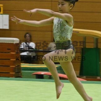 体操ジュニア華麗な技　道東大会に１３１人出場【釧路市】(2024-03-26)