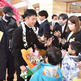 希望胸に学びや巣立つ　計根別学園で卒業式【中標津】(2024-03-17)