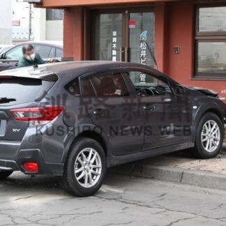 高齢男性踏み間違え建物に衝突、命に別条なし【釧路市】(2024-03-17)