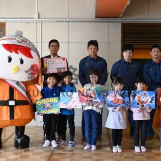 釧路市消防本部、市内５５施設の紙芝居寄贈【釧路市】(2024-03-30)