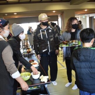 元町おてら食堂、笑顔の輪広がる　１５０食完売【釧路市】(2024-04-01)