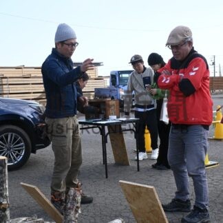 原木栽培 収穫心待ちに　販売会、長蛇の列にぎわう【釧路町】(2024-03-31)