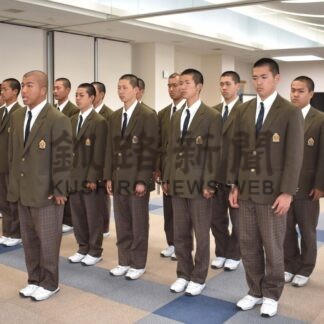 「悔しさバネにもう一度」　別海高野球部、役場で甲子園の戦い報告【別海】(2024-04-03)