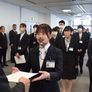 市職員 新たな一歩　釧路、根室で辞令交付式(2024-04-02)