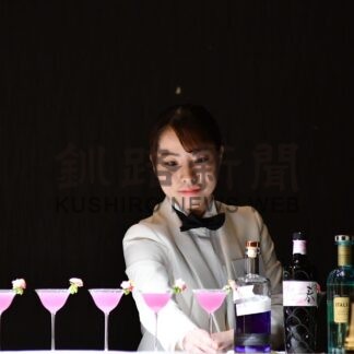 和田さん優勝、全国へ　カクテルコンペ道予選【釧路市】_1(2024-04-18)