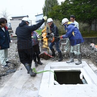 タイムカプセル、40年ぶり開封　市橋建設【釧路市】(2024-05-09)