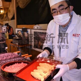 「シャケ焼き」新発売　釧路和商市場「クシロー」【釧路市】(2024-05-16)