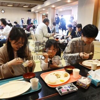 食事楽しみ住民交流　元町おてら食堂でマルシェも初開催【釧路市】(2024-05-18)