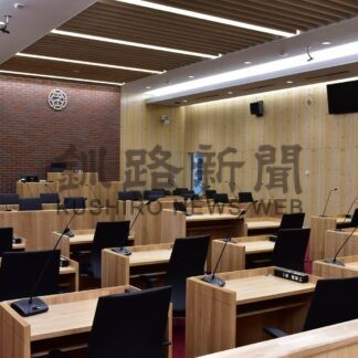 市役所新庁舎 開庁祝う　来賓ら１５０人、職員業務開始【根室】_2(2024-05-08)