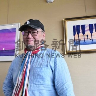月や塔、個性豊かに　石丸さんアクリル画展【釧路市】(2024-06-05)