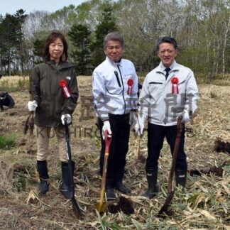 ミツバチや養蜂学ぶ場を　浜中で記念植樹【浜中】(2024-06-05)