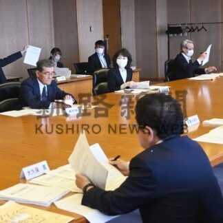 ２０歳のつどい１会場に集約　社会教育委員会議【釧路市】(2024-06-13)