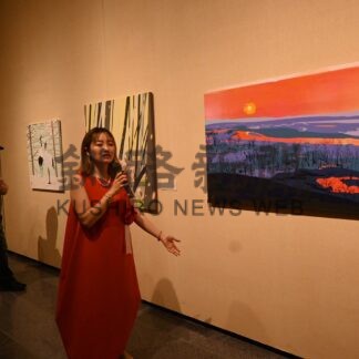 シールアートの魅力感じて　市立美術館、大村雪乃さん作品展【釧路市】(2024-06-30)