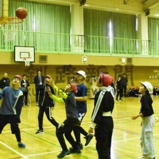 レバンガ選手ら小学生指導　バスケクリニック【別海】(2024-06-02)