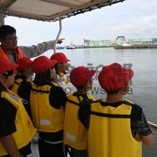 港の役割 重要性学ぶ　東雲小児童が見学【釧路市】(2024-07-11)