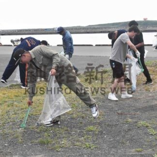 市漁協青年部連絡協　根室港周辺を清掃【根室】(2024-07-31)