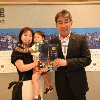 「大村雪乃の世界」来場２０００人達成　市立美術館【釧路市】(2024-07-24)