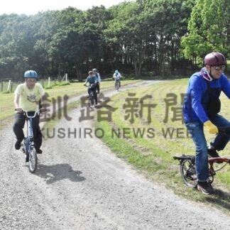 自転車で景色満喫　列車、バス活用「エコモビたび」【根室】(2024-07-10)