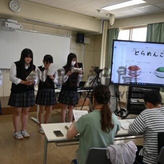 商業高生新商品 プレゼン　「根釧牛乳」使い企画【釧路市】(2024-07-26)