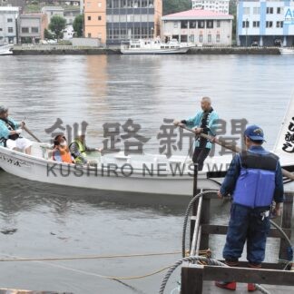 ゆめこい渡しに観光客ら笑顔　霧フェス【釧路市】(2024-07-29)