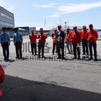 「密漁は犯罪」防止訴え　秋鮭資源対策協、市内で啓発パレード【釧路市】(2024-07-26)