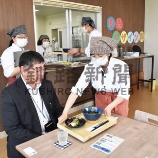 生徒の手作りそば堪能　釧路鶴野支援学校、地域向け食堂で提供【釧路市】(2024-07-11)