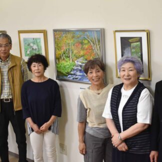 油彩、アクリル、水彩展示　絵画サークル「岬の会」がグループ展【釧路町】(2024-07-05)