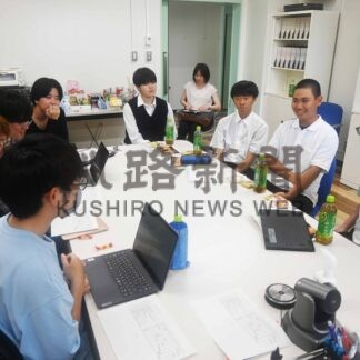 探究的な学び深める　釧湖陵高２年生、研究テーマごとに研修【釧路市】(2024-07-20)