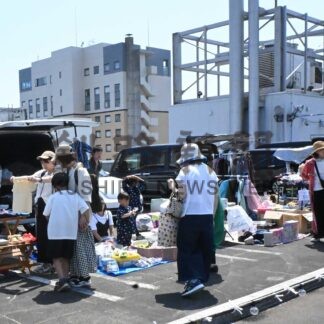 買い物や食楽しむ　トランクマーケット【釧路市】(2024-07-23)