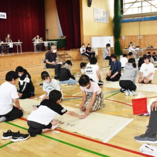 防犯教育かるた 中高生元気よく 　少年補導員連絡協【釧路市】(2024-08-04)