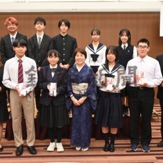 釧路市町内６校のクラブなどに助成金　釧路アミティ【釧路市】(2024-09-01)