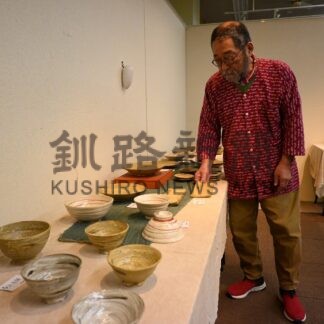 温かみのある陶芸食器並ぶ　恵波さん作品展【釧路市】(2024-08-28)