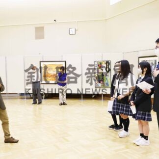 「五感鍛えて良い作品を」　田崎さんギャラリートーク　全道展根室展【根室】(2024-08-20)